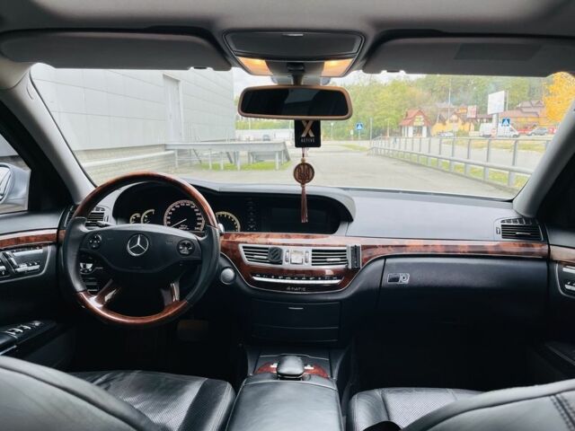 Сірий Мерседес С Клас, об'ємом двигуна 5.5 л та пробігом 238 тис. км за 9800 $, фото 8 на Automoto.ua