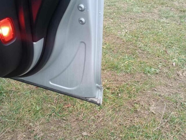 Сірий Мерседес С Клас, об'ємом двигуна 3 л та пробігом 250 тис. км за 10700 $, фото 6 на Automoto.ua