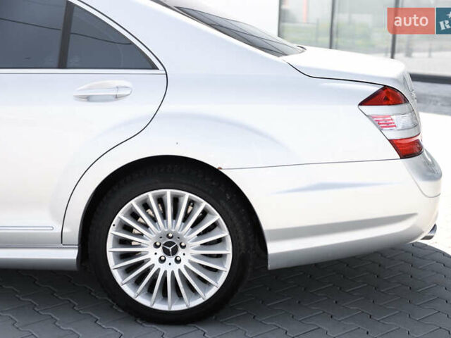 Серый Мерседес С Класс, объемом двигателя 6.2 л и пробегом 177 тыс. км за 15500 $, фото 17 на Automoto.ua