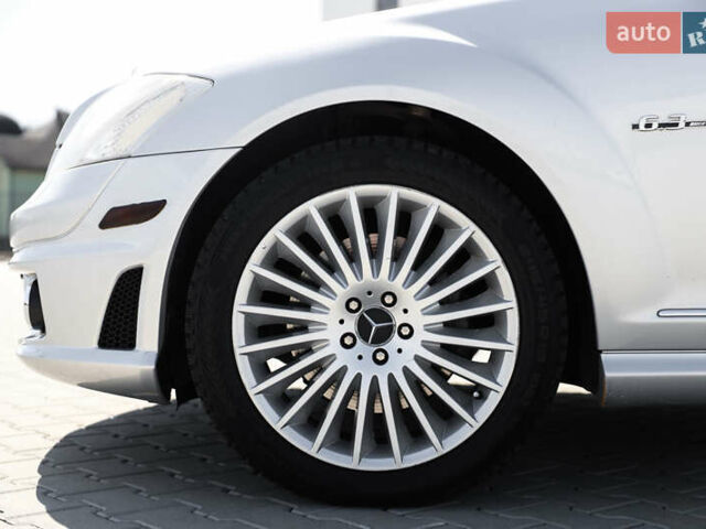 Серый Мерседес С Класс, объемом двигателя 6.2 л и пробегом 177 тыс. км за 15500 $, фото 15 на Automoto.ua