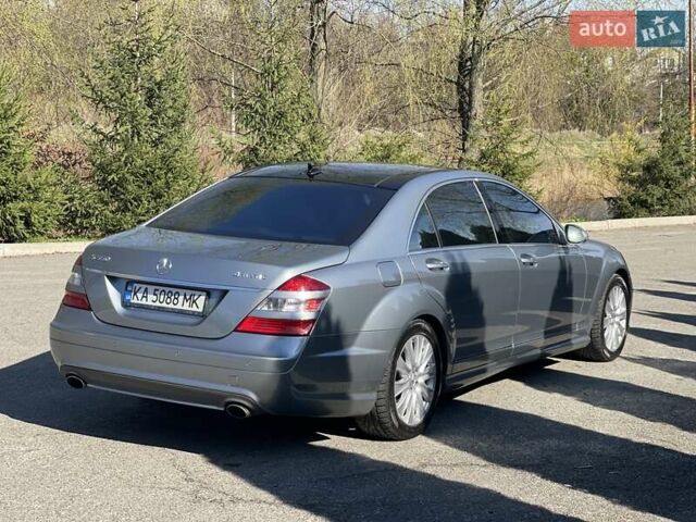 Сірий Мерседес С Клас, об'ємом двигуна 5.46 л та пробігом 141 тис. км за 16000 $, фото 7 на Automoto.ua