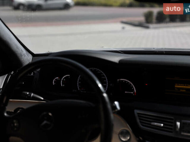 Серый Мерседес С Класс, объемом двигателя 6.2 л и пробегом 177 тыс. км за 15500 $, фото 33 на Automoto.ua