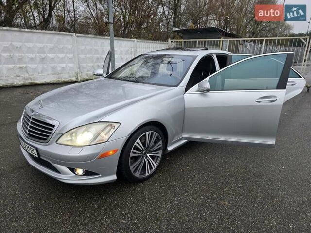 Серый Мерседес С Класс, объемом двигателя 5.5 л и пробегом 260 тыс. км за 10800 $, фото 10 на Automoto.ua