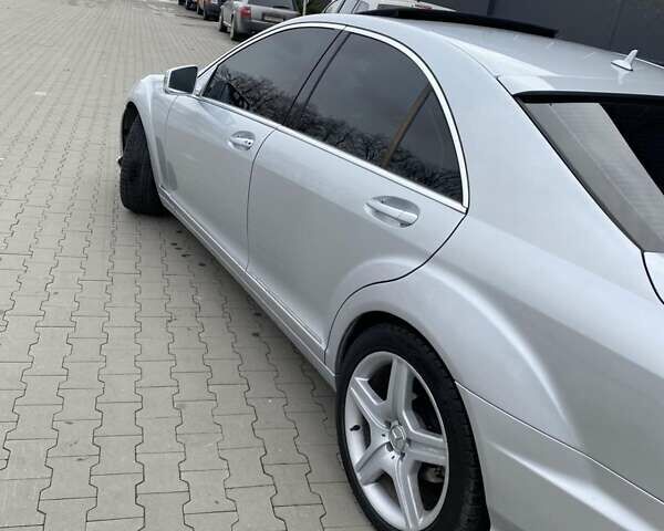 Серый Мерседес С Класс, объемом двигателя 3.5 л и пробегом 230 тыс. км за 11111 $, фото 8 на Automoto.ua