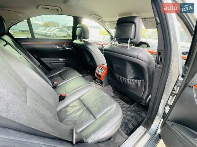 Сірий Мерседес С Клас, об'ємом двигуна 2.99 л та пробігом 215 тис. км за 12100 $, фото 9 на Automoto.ua