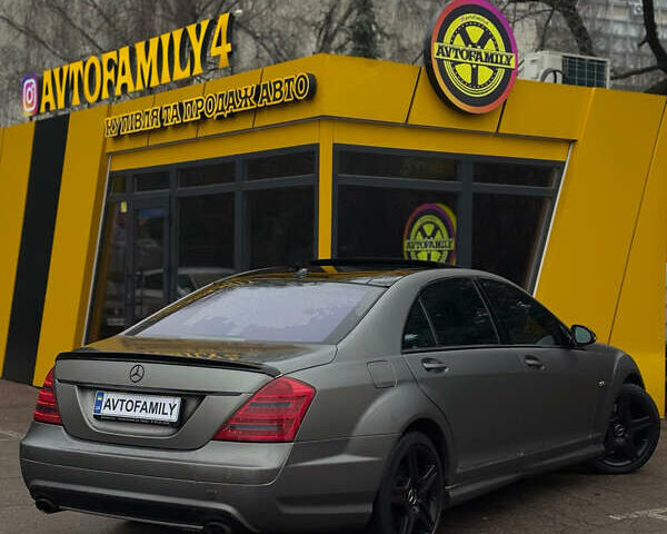 Сірий Мерседес С Клас, об'ємом двигуна 5.46 л та пробігом 314 тис. км за 8500 $, фото 4 на Automoto.ua