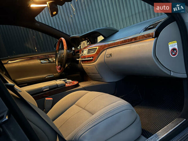 Мерседес С Клас 2008 у Ужгороді на Automoto.ua Сірий Мерседес С Клас, об'ємом двигуна 3 л та пробігом 231 тис. км за 10700 $, фото 82 на Automoto.ua