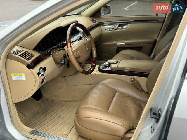 Серый Мерседес С Класс, объемом двигателя 5.5 л и пробегом 203 тыс. км за 14900 $, фото 12 на Automoto.ua