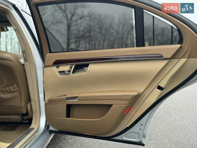 Серый Мерседес С Класс, объемом двигателя 5.5 л и пробегом 203 тыс. км за 14900 $, фото 26 на Automoto.ua