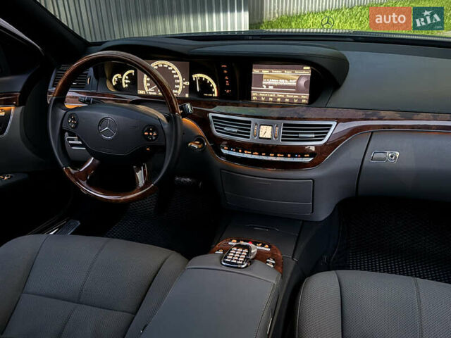 Мерседес С Клас 2008 у Ужгороді на Automoto.ua Сірий Мерседес С Клас, об'ємом двигуна 3 л та пробігом 231 тис. км за 10700 $, фото 53 на Automoto.ua