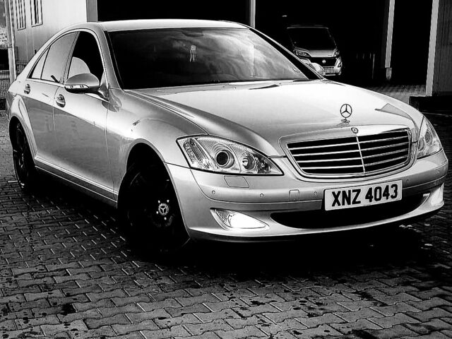 Сірий Мерседес С Клас, об'ємом двигуна 3 л та пробігом 160 тис. км за 5500 $, фото 1 на Automoto.ua