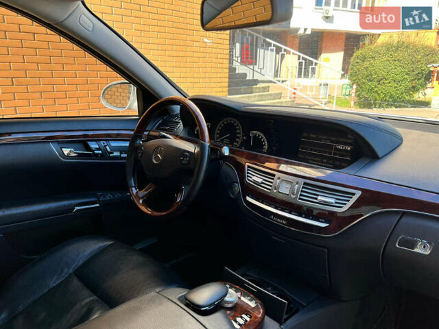 Серый Мерседес С Класс, объемом двигателя 5.5 л и пробегом 264 тыс. км за 9900 $, фото 6 на Automoto.ua