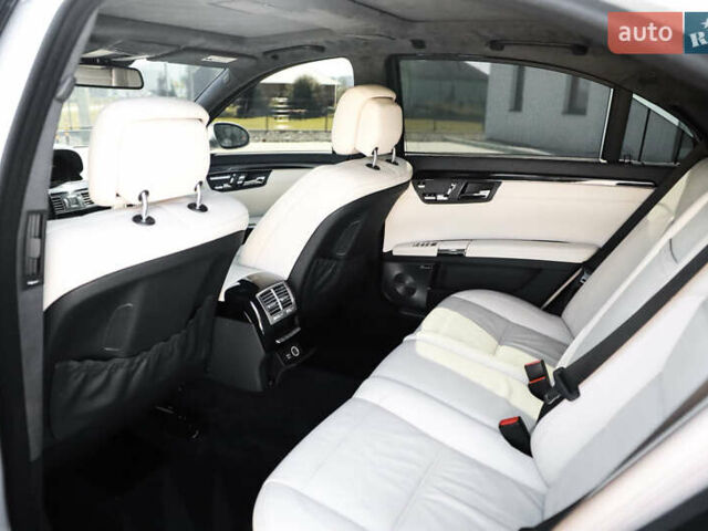 Серый Мерседес С Класс, объемом двигателя 6.2 л и пробегом 177 тыс. км за 15500 $, фото 55 на Automoto.ua