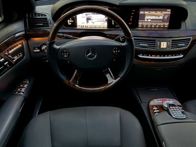 Мерседес С Клас 2008 у Ужгороді на Automoto.ua Сірий Мерседес С Клас, об'ємом двигуна 3 л та пробігом 231 тис. км за 10700 $, фото 22 на Automoto.ua