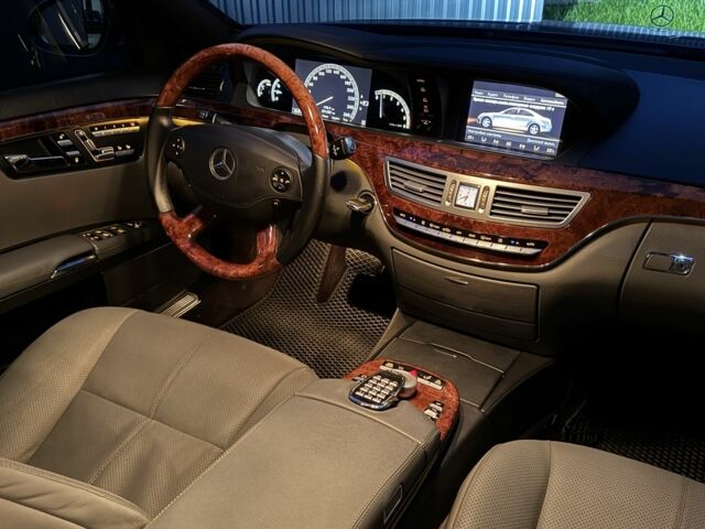 Мерседес С Клас 2008 у Ужгороді на Automoto.ua Сірий Мерседес С Клас, об'ємом двигуна 3 л та пробігом 231 тис. км за 10700 $, фото 17 на Automoto.ua