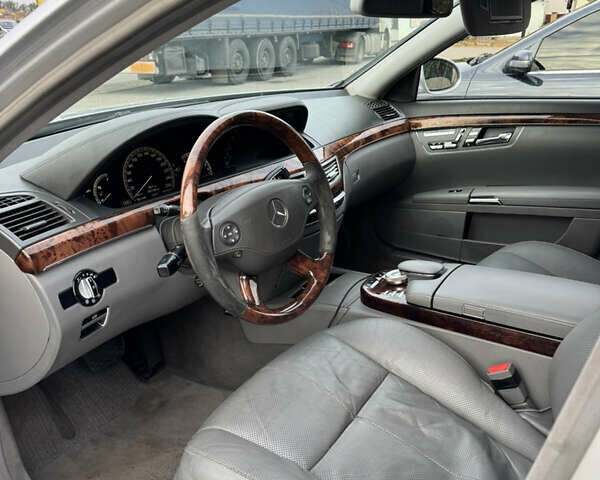 Серый Мерседес С Класс, объемом двигателя 4.7 л и пробегом 395 тыс. км за 8999 $, фото 12 на Automoto.ua
