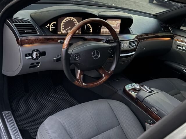 Мерседес С Клас 2008 у Ужгороді на Automoto.ua Сірий Мерседес С Клас, об'ємом двигуна 3 л та пробігом 231 тис. км за 10700 $, фото 12 на Automoto.ua