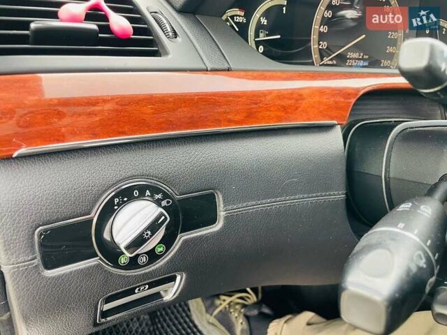 Сірий Мерседес С Клас, об'ємом двигуна 2.99 л та пробігом 215 тис. км за 12100 $, фото 7 на Automoto.ua
