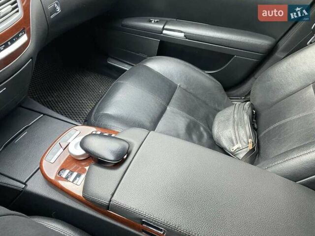 Серый Мерседес С Класс, объемом двигателя 3.5 л и пробегом 230 тыс. км за 11111 $, фото 15 на Automoto.ua
