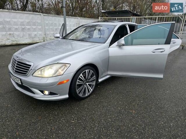 Серый Мерседес С Класс, объемом двигателя 5.5 л и пробегом 260 тыс. км за 10800 $, фото 9 на Automoto.ua