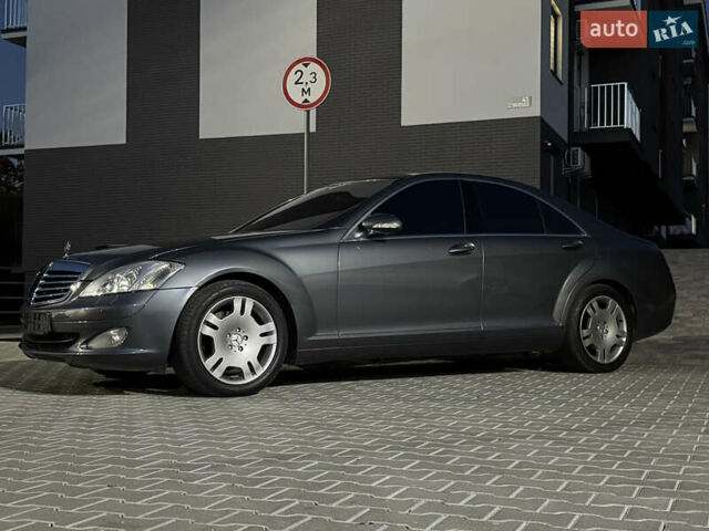 Мерседес С Клас 2008 у Ужгороді на Automoto.ua Сірий Мерседес С Клас, об'ємом двигуна 3 л та пробігом 231 тис. км за 10700 $, фото 1 на Automoto.ua