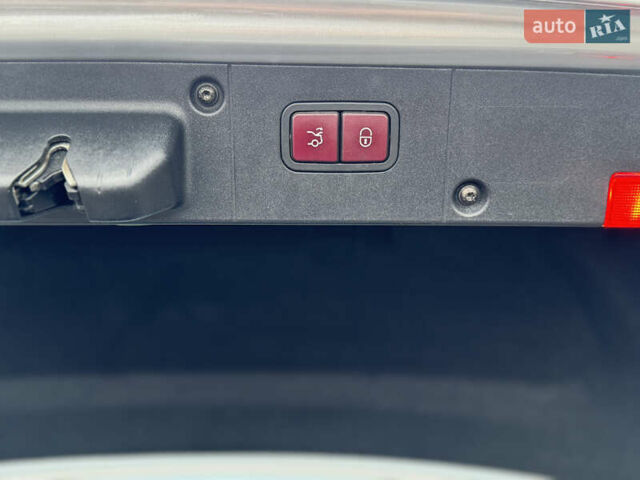 Серый Мерседес С Класс, объемом двигателя 5.5 л и пробегом 203 тыс. км за 14900 $, фото 21 на Automoto.ua