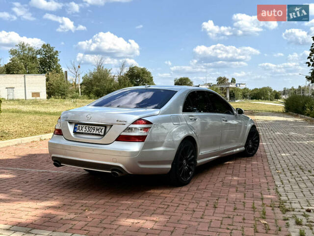 Сірий Мерседес С Клас, об'ємом двигуна 5.46 л та пробігом 201 тис. км за 8800 $, фото 12 на Automoto.ua