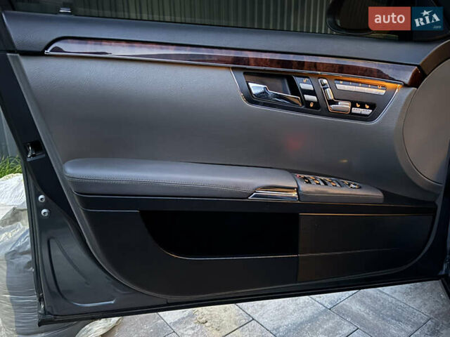 Мерседес С Клас 2008 у Ужгороді на Automoto.ua Сірий Мерседес С Клас, об'ємом двигуна 3 л та пробігом 231 тис. км за 10700 $, фото 80 на Automoto.ua