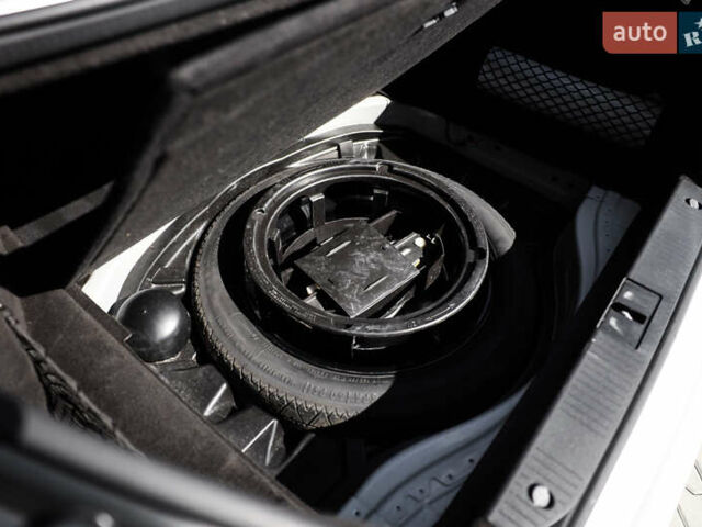 Серый Мерседес С Класс, объемом двигателя 6.2 л и пробегом 177 тыс. км за 15500 $, фото 81 на Automoto.ua