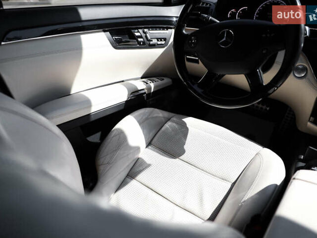 Серый Мерседес С Класс, объемом двигателя 6.2 л и пробегом 177 тыс. км за 15500 $, фото 31 на Automoto.ua