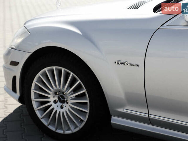 Серый Мерседес С Класс, объемом двигателя 6.2 л и пробегом 177 тыс. км за 15500 $, фото 6 на Automoto.ua