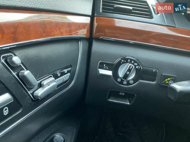 Серый Мерседес С Класс, объемом двигателя 3.5 л и пробегом 230 тыс. км за 11111 $, фото 11 на Automoto.ua