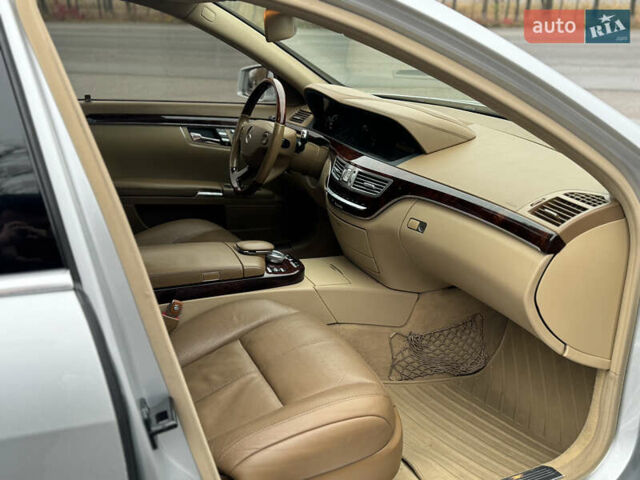 Серый Мерседес С Класс, объемом двигателя 5.5 л и пробегом 203 тыс. км за 14900 $, фото 27 на Automoto.ua