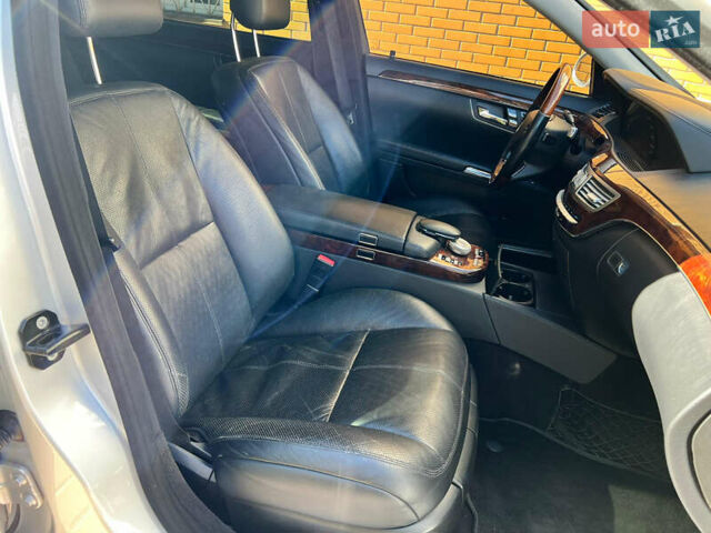 Серый Мерседес С Класс, объемом двигателя 5.5 л и пробегом 264 тыс. км за 9900 $, фото 7 на Automoto.ua