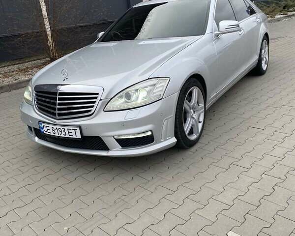 Серый Мерседес С Класс, объемом двигателя 3.5 л и пробегом 230 тыс. км за 11111 $, фото 1 на Automoto.ua