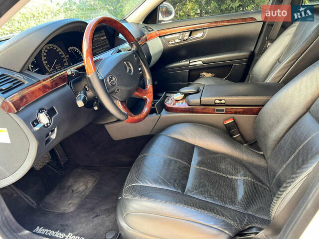 Серый Мерседес С Класс, объемом двигателя 5.5 л и пробегом 264 тыс. км за 9900 $, фото 8 на Automoto.ua