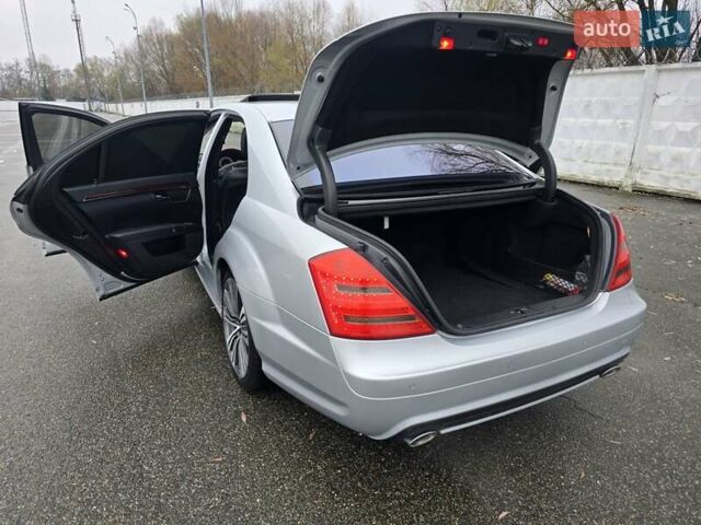 Серый Мерседес С Класс, объемом двигателя 5.5 л и пробегом 260 тыс. км за 10800 $, фото 7 на Automoto.ua