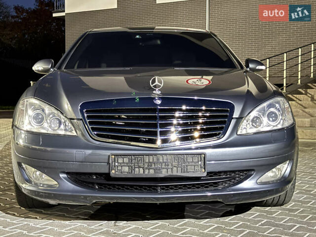 Мерседес С Клас 2008 у Ужгороді на Automoto.ua Сірий Мерседес С Клас, об'ємом двигуна 3 л та пробігом 231 тис. км за 10700 $, фото 12 на Automoto.ua