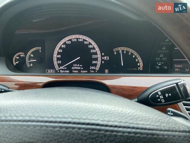 Серый Мерседес С Класс, объемом двигателя 3.5 л и пробегом 230 тыс. км за 11111 $, фото 13 на Automoto.ua