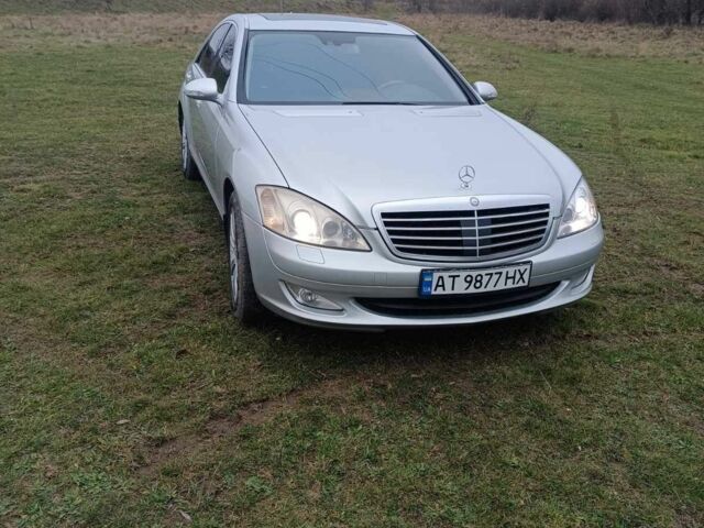 Сірий Мерседес С Клас, об'ємом двигуна 3 л та пробігом 250 тис. км за 10700 $, фото 1 на Automoto.ua