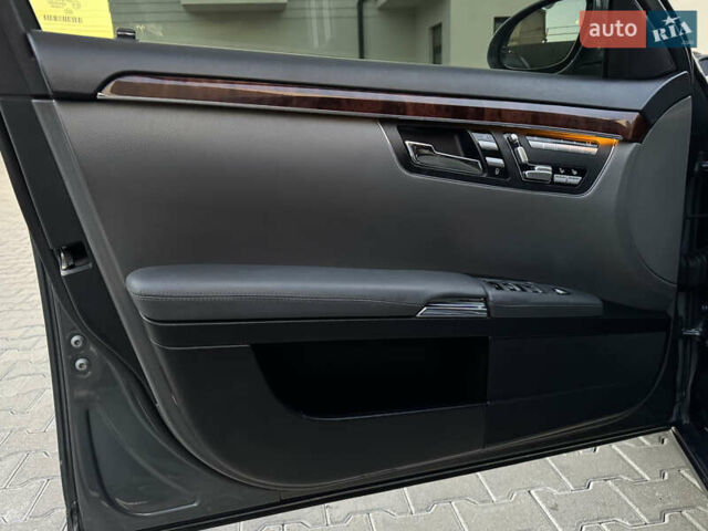 Мерседес С Клас 2008 у Ужгороді на Automoto.ua Сірий Мерседес С Клас, об'ємом двигуна 3 л та пробігом 231 тис. км за 10700 $, фото 55 на Automoto.ua