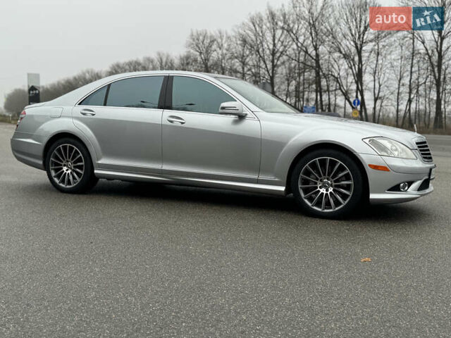 Серый Мерседес С Класс, объемом двигателя 5.5 л и пробегом 203 тыс. км за 14900 $, фото 1 на Automoto.ua