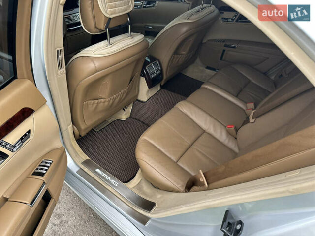 Серый Мерседес С Класс, объемом двигателя 3.5 л и пробегом 223 тыс. км за 13500 $, фото 4 на Automoto.ua