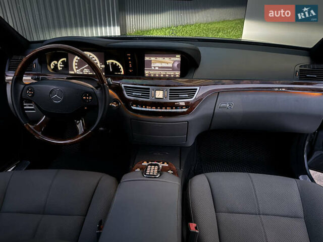 Мерседес С Клас 2008 у Ужгороді на Automoto.ua Сірий Мерседес С Клас, об'ємом двигуна 3 л та пробігом 231 тис. км за 10700 $, фото 52 на Automoto.ua