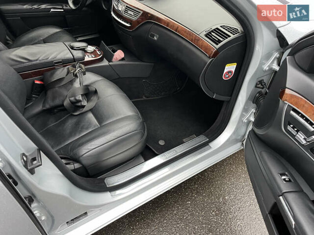 Серый Мерседес С Класс, объемом двигателя 2.99 л и пробегом 380 тыс. км за 11800 $, фото 9 на Automoto.ua