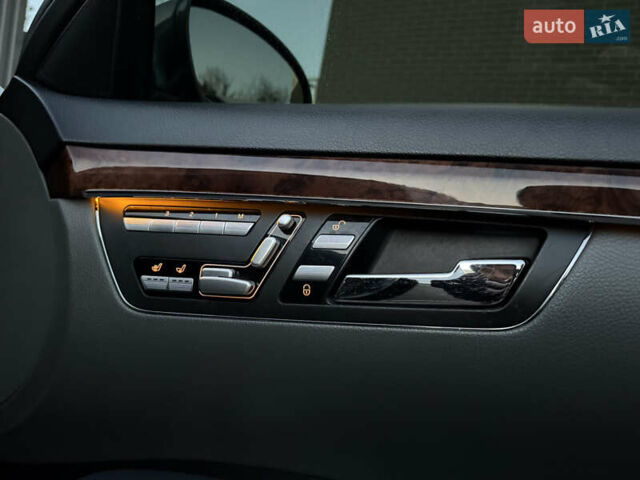 Мерседес С Клас 2008 у Ужгороді на Automoto.ua Сірий Мерседес С Клас, об'ємом двигуна 3 л та пробігом 231 тис. км за 10700 $, фото 57 на Automoto.ua