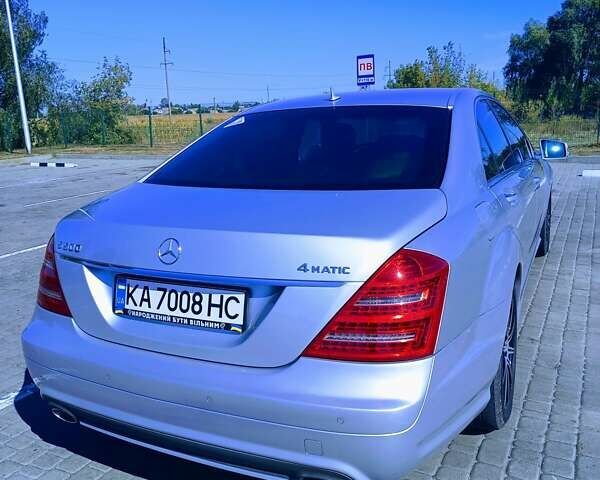 Сірий Мерседес С Клас, об'ємом двигуна 5 л та пробігом 193 тис. км за 10500 $, фото 2 на Automoto.ua