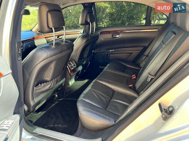 Серый Мерседес С Класс, объемом двигателя 5.5 л и пробегом 264 тыс. км за 9900 $, фото 9 на Automoto.ua