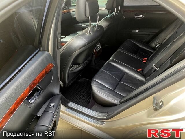 Серый Мерседес С Класс, объемом двигателя 3 л и пробегом 39000 тыс. км за 12500 $, фото 12 на Automoto.ua