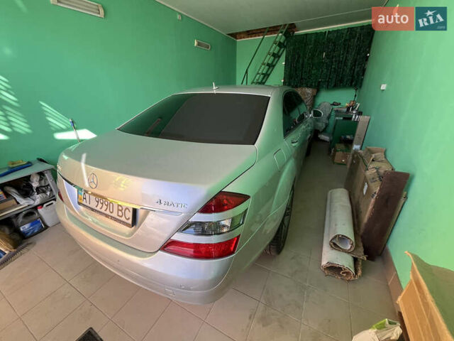 Сірий Мерседес С Клас, об'ємом двигуна 5.5 л та пробігом 230 тис. км за 9800 $, фото 3 на Automoto.ua